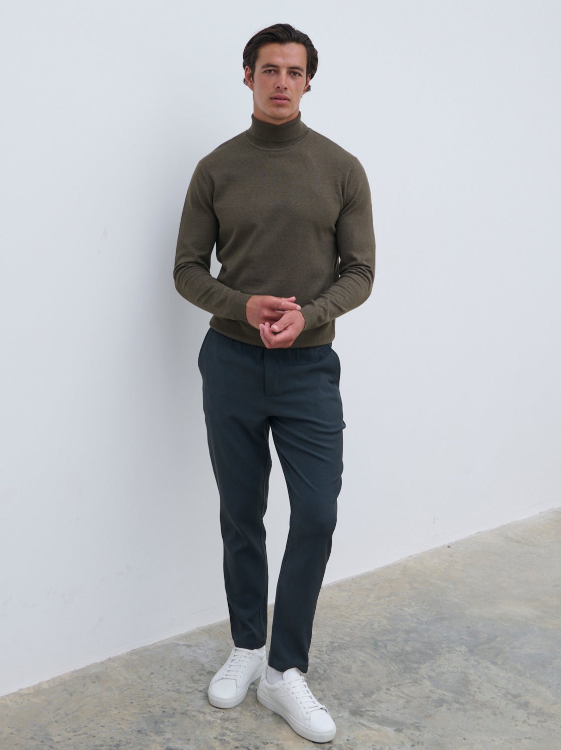 Bennett Light Knit Roll Neck Jumper - Dark Olive