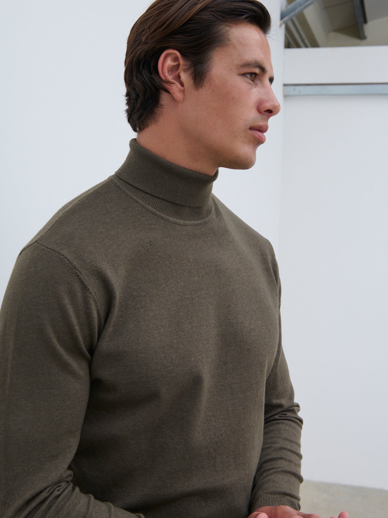 Bennett Light Knit Roll Neck Jumper - Dark Olive